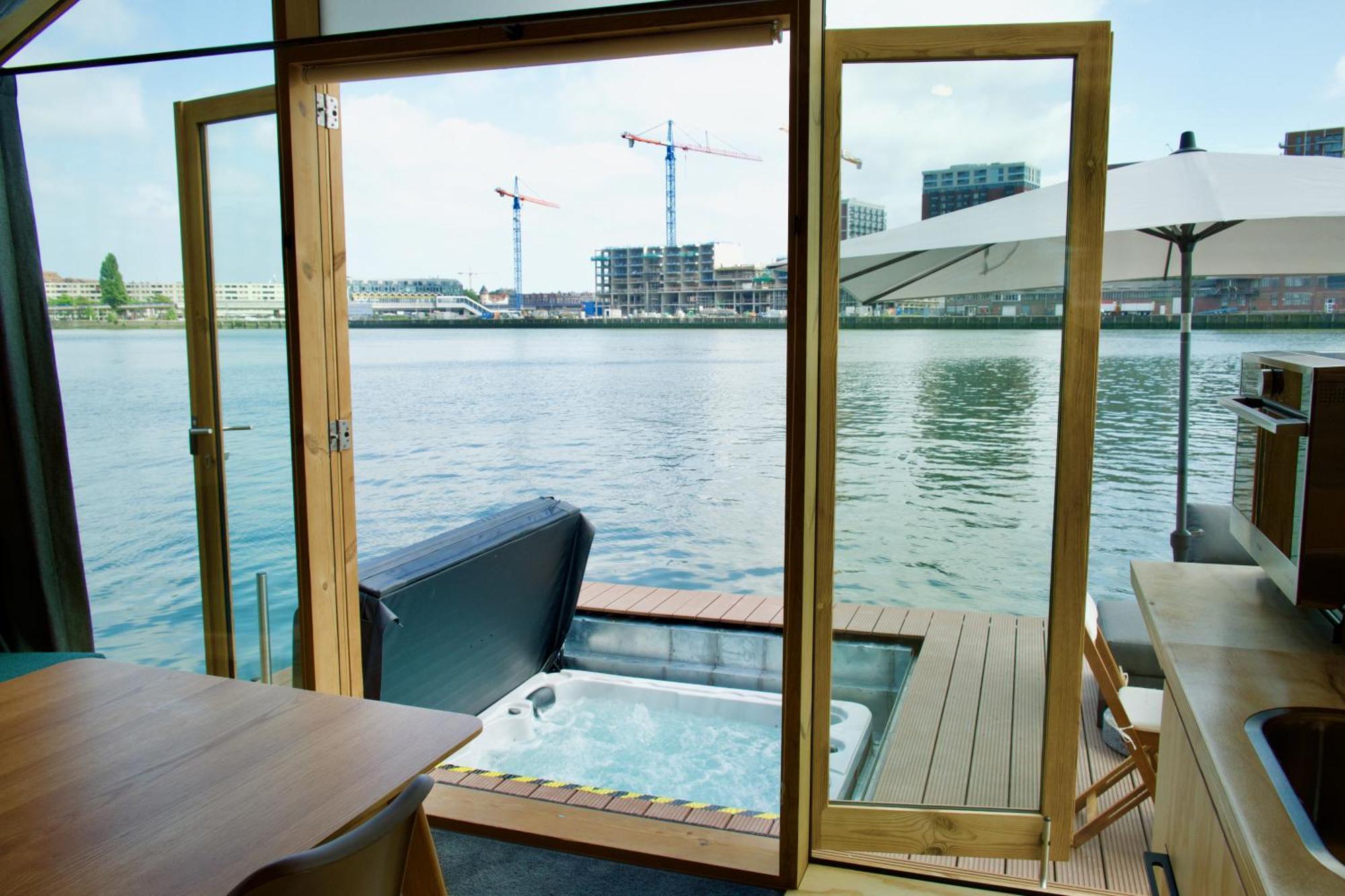 Villa Wikkelboats At Floating Rotterdam Rijnhaven Esterno foto
